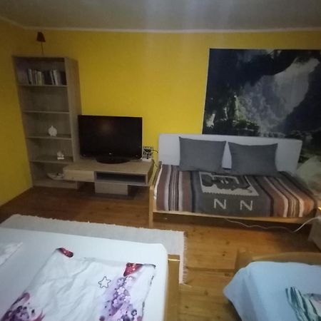 Kert Övezeti Lakás Gyongyos Exterior foto