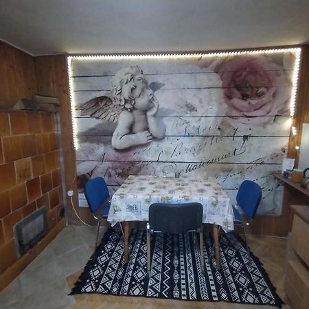 Kert Övezeti Lakás Gyongyos Exterior foto