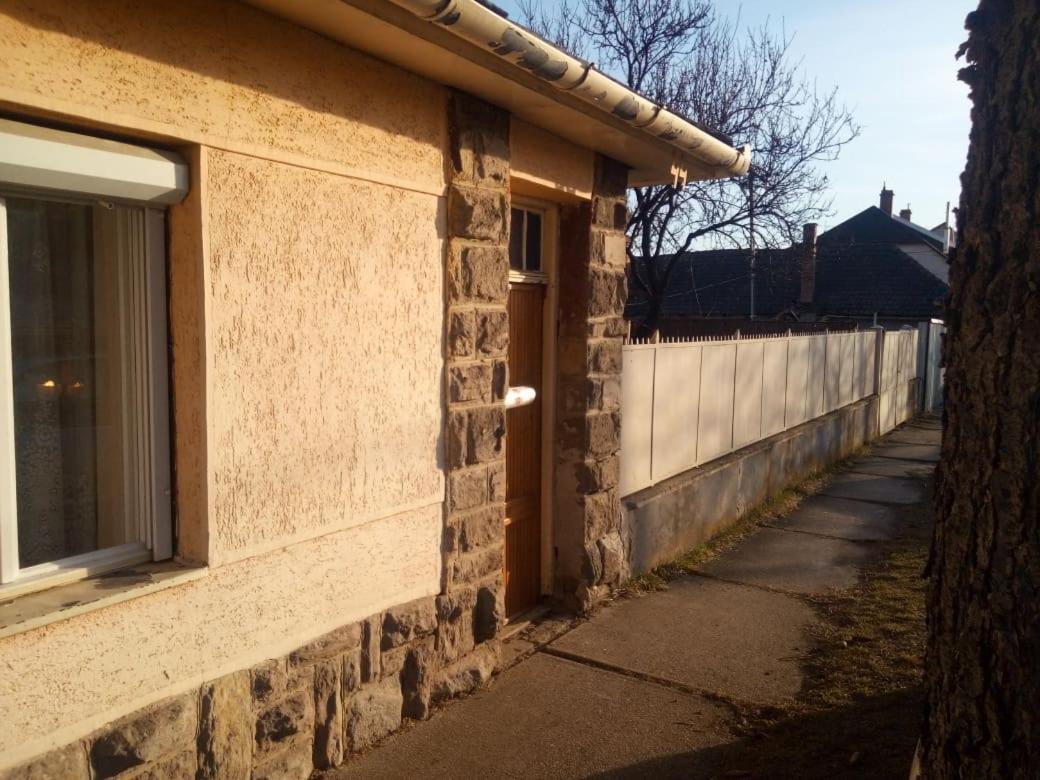 Kert Övezeti Lakás Gyongyos Exterior foto