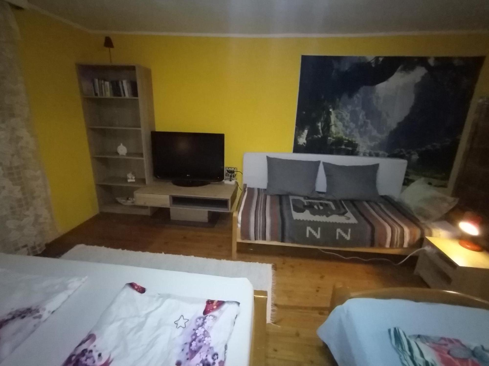 Kert Övezeti Lakás Gyongyos Exterior foto